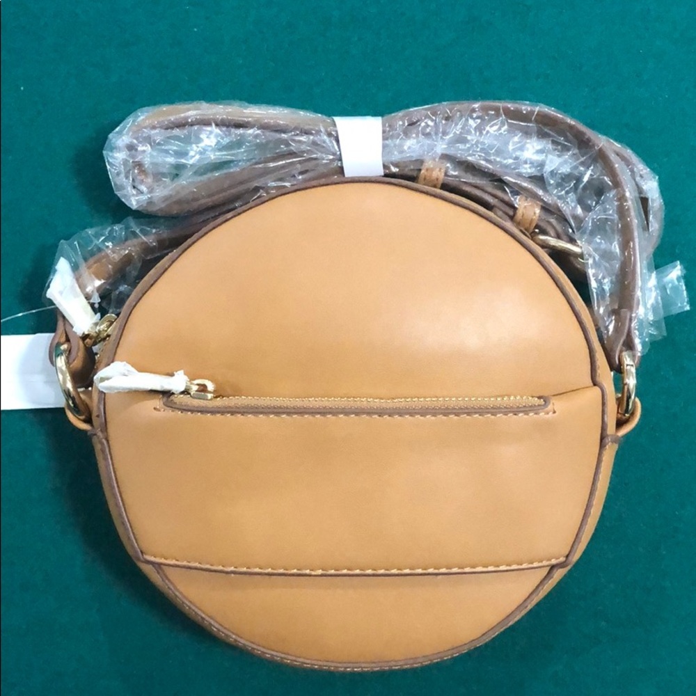 Circle Crossbody - Picture 2 of 4